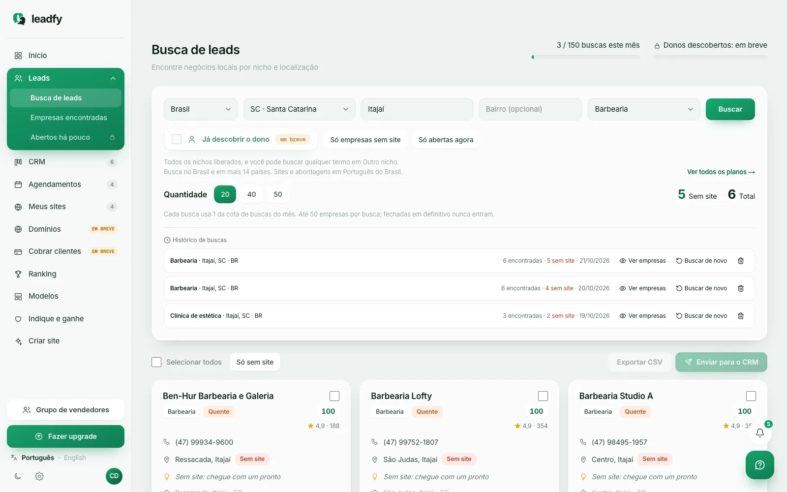 Busca de leads com cartões de empresas, nota, telefone e a etiqueta Sem site.
